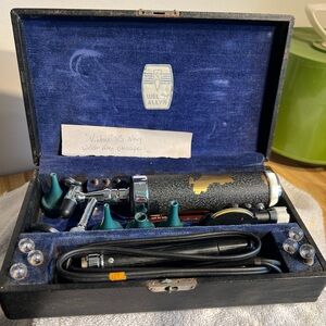 Vintage WWII US Army Welch Allyn Otoscope Ophthalmoscope Set w/ Extra Bulbs